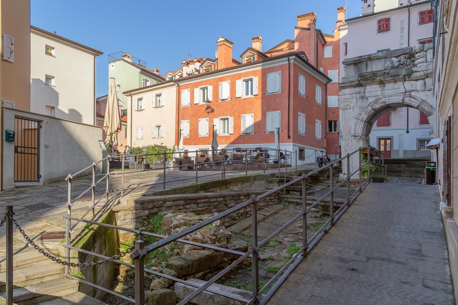 Casa Vacanze Penelope In Centro Storico Τεργέστη Εξωτερικό φωτογραφία
